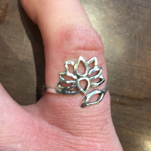 Welman Jewelry - Lotus ring Welman Jewelry - Lotus ring